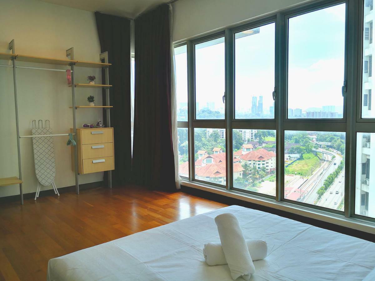 Klcc Inifinity Pool - The Regalia Residences & Suites By Kl Minsu Kuala Lumpur Exterior photo