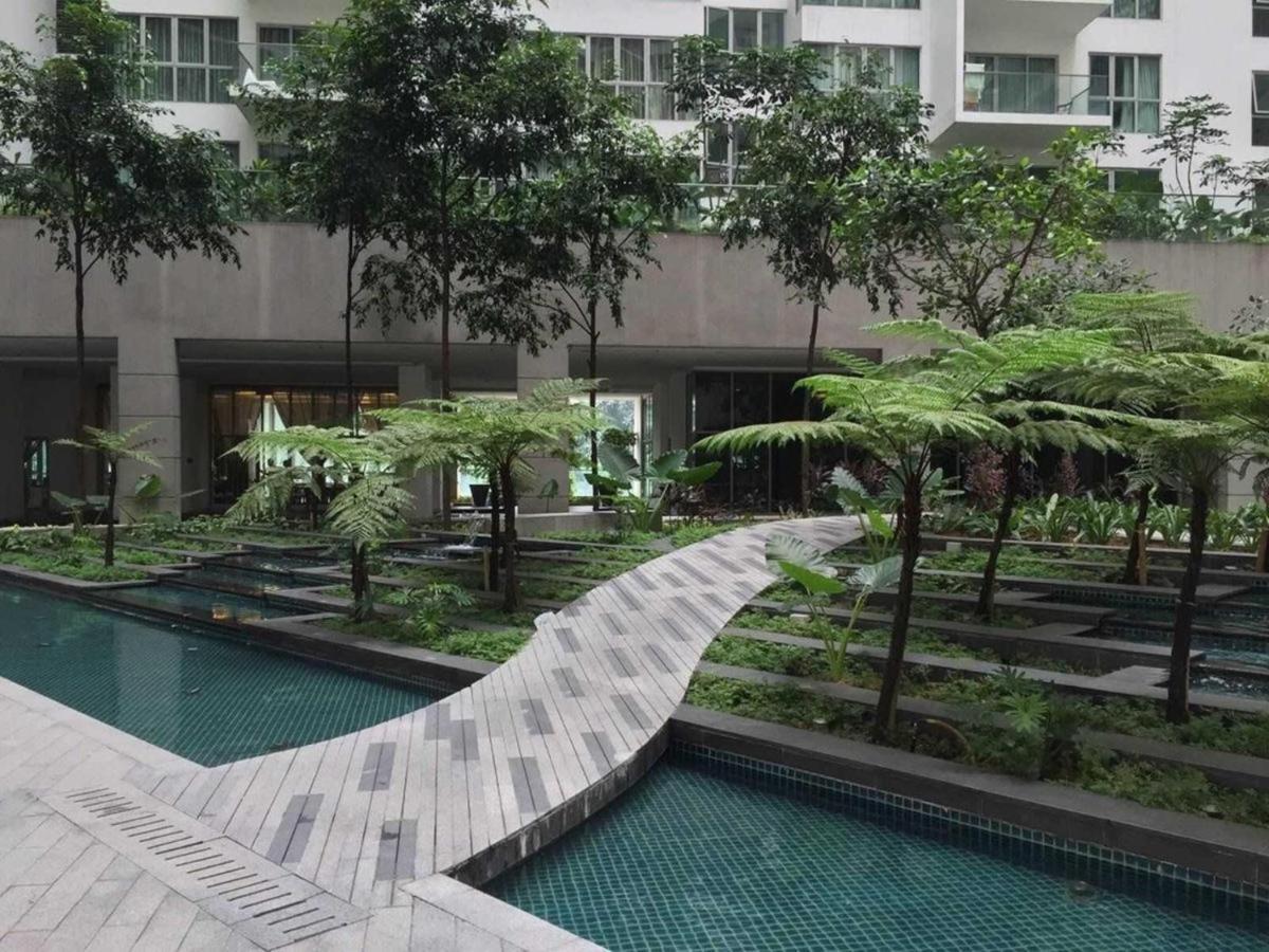 Klcc Inifinity Pool - The Regalia Residences & Suites By Kl Minsu Kuala Lumpur Exterior photo
